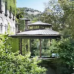 Les Pyrenees - Le Grand & Le Chateau 4*