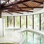 Les Pyrenees - Le Grand & Le Chateau מלון 4*
