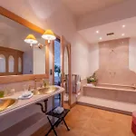 Les Pyrenees - Le Grand & Le Chateau 4*