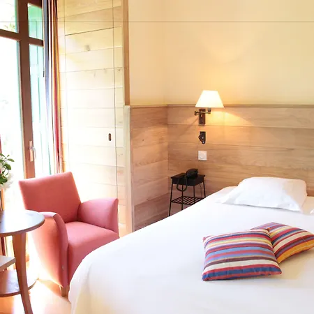 Les Pyrenees - Le Grand & Le Chateau 4* Moltig les Bains