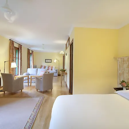 Les Pyrénées - Le Grand Hôtel&le Château