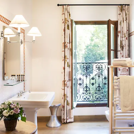 Hotel Les Pyrénées - Le Grand Hôtel&le Château 4*