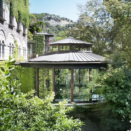 Les Pyrenees - Le Grand & Le Chateau 4*