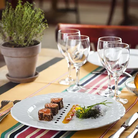 Les Pyrenees - Le Grand & Le Chateau 4*