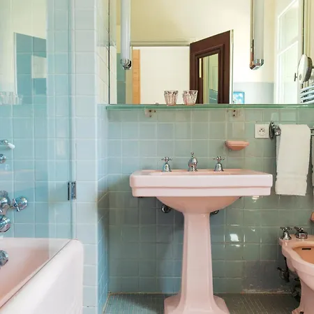 Hotel Les Pyrenees - Le Grand & Le Chateau 4*