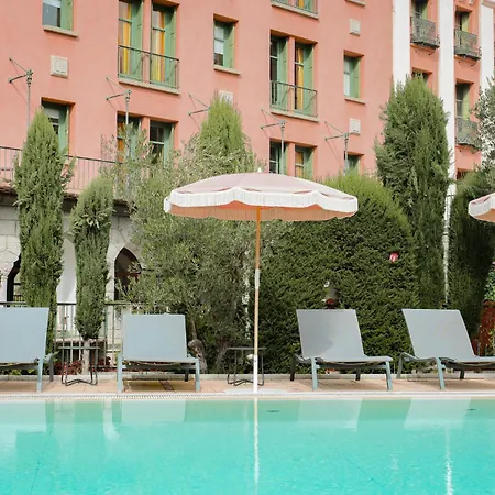 Hotel Les Pyrenees - Le Grand & Le Chateau