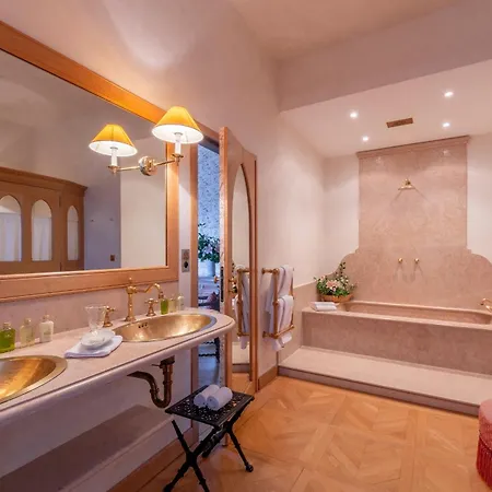 Les Pyrenees - Le Grand & Le Chateau 4*