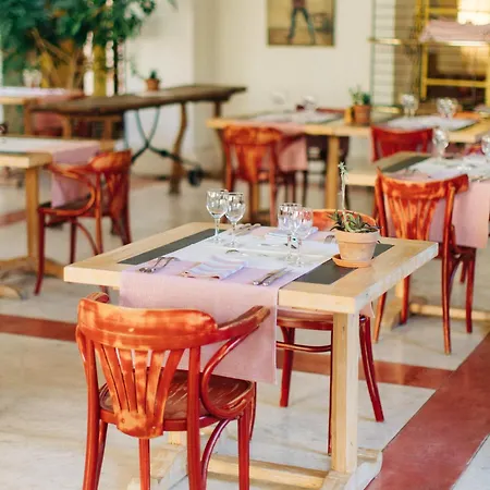 Hotel Les Pyrénées - Le Grand Hôtel&le Château 4*