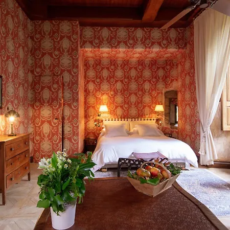 Les Pyrenees - Le Grand & Le Chateau 4*
