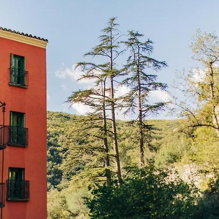 Les Pyrenees - Le Grand & Le Chateau Moltig les Bains