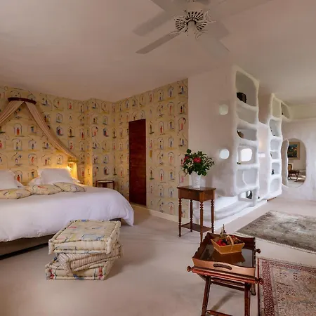 Hotel Les Pyrenees - Le Grand & Le Chateau