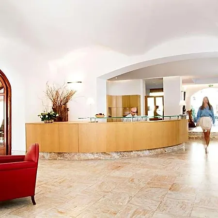 Les Pyrenees - Le Grand & Le Chateau 4*