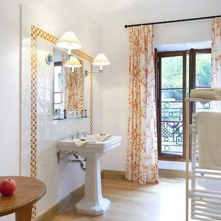 Les Pyrenees - Le Grand & Le Chateau Hotel Moltig les Bains