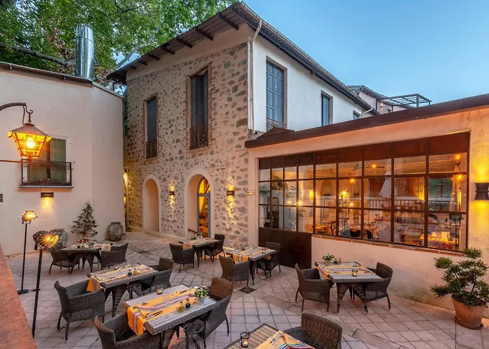 Hotel Les Pyrenees - Le Grand & Le Chateau