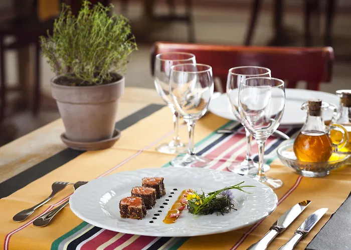 Les Pyrenees - Le Grand & Le Chateau 4*