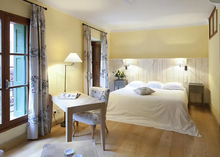 Hotel Les Pyrenees - Le Grand & Le Chateau 4*